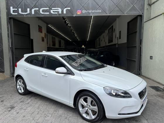 VOLVO V40 2.0 T4 KINETIC GASOLINA 4P AUTOMÁTICO